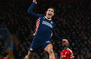 Couhaib Driouech signe une soirée mémorable à Anfield et guide le PSV vers un succès historique Couhaib Driouech signe une soirée mémorable à Anfield et guide le PSV vers un succès historique