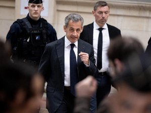 Sarkozy définitivement condamné dans l'affaire Bygmalion : Un an de prison confirmé par la Cour de cassation Sarkozy définitivement condamné dans l'affaire Bygmalion : Un an de prison confirmé par la Cour de cassation