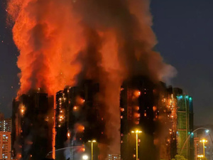 Hong Kong frappé par un incendie meurtrier : le bilan atteint 146 morts Hong Kong frappé par un incendie meurtrier : le bilan atteint 146 morts