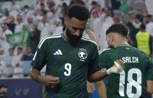 L’Arabie saoudite démarre sa Coupe arabe par une victoire serrée contre Oman (2-1) L’Arabie saoudite démarre sa Coupe arabe par une victoire serrée contre Oman (2-1)