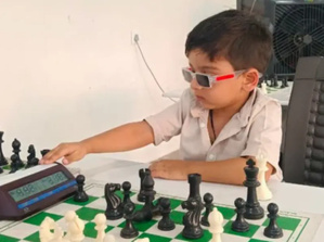 À 3 ans, il détrône les pros d’échecs : Sarwagya, le mini boss ! À 3 ans, il détrône les pros d’échecs : Sarwagya, le mini boss !