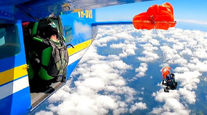 Parachute coincé à l’aile : l’incroyable histoire d’un saut en Australie Parachute coincé à l’aile : l’incroyable histoire d’un saut en Australie