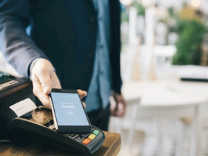 Paiements au Maroc : Bank Al-Maghrib face au défi persistant du cash et au pari du mobile