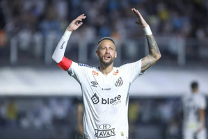 Neymar opéré avec succès du genou et vise un retour pour la Coupe du monde 2026 Neymar opéré avec succès du genou et vise un retour pour la Coupe du monde 2026