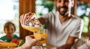 Jus d’orange : bienfaits et précautions pour en profiter pleinement