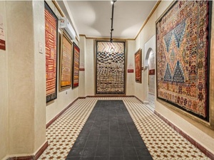 La Maison Culturelle du Tapis à Marrakech : un musée vivant dédié à l’art du tissage marocain La Maison Culturelle du Tapis à Marrakech : un musée vivant dédié à l’art du tissage marocain