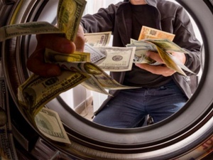 Blanchiment d’argent : nette hausse des déclarations de soupçons émanant des banques Blanchiment d’argent : nette hausse des déclarations de soupçons émanant des banques