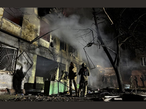 Kiev sous les frappes, la diplomatie sous pression Kiev sous les frappes, la diplomatie sous pression