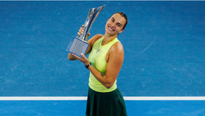 Tennis – Brisbane : Aryna Sabalenka domine Marta Kostyuk et soulève le trophée