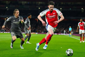 Ligue des champions : Arsenal déjà qualifié, le PSG et City chutent Ligue des champions : Arsenal déjà qualifié, le PSG et City chutent