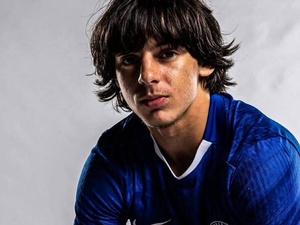 Ibrahim Rabbaj : le “Messi marocain” signe son premier contrat pro avec Chelsea et incarne l’avenir du football marocain.