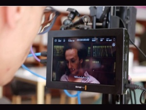 « Le Courant élevé » de Kawtar Drid: briser les stéréotypes dans un métier sous haute tension « Le Courant élevé » de Kawtar Drid: briser les stéréotypes dans un métier sous haute tension