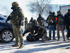 L'Hiver de Minneapolis : Quand le maintien de l'ordre fédéral ébranle la démocratie L'Hiver de Minneapolis : Quand le maintien de l'ordre fédéral ébranle la démocratie