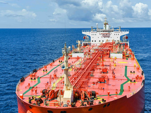 Tanger Med au cœur d’une tempête maritime : un pétrolier sanctionné par l’UE sous escorte vers le Maroc