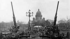 Leningrad, une ville assiégée, bombardée et affamée pendant 872 jours