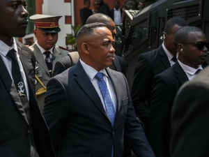 La poignée de main qui fâche Antananarivo