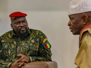 Élections en Guinée : entre textes et pratiques politiques Élections en Guinée : entre textes et pratiques politiques