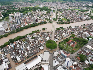 Brésil : des pluies torrentielles font au moins 30 morts et des dizaines de disparus Brésil : des pluies torrentielles font au moins 30 morts et des dizaines de disparus