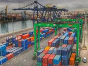 Casablanca : 85 conteneurs tombent en mer, port fermé