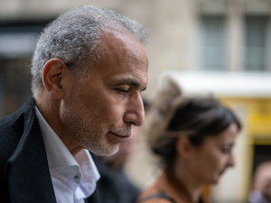 Procès de Tariq Ramadan : le parquet requiert un mandat d’arrêt international après son absence à l’audience Procès de Tariq Ramadan : le parquet requiert un mandat d’arrêt international après son absence à l’audience