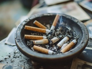 Le tabac accélère la dégénérescence maculaire liée à l’âge: une étude dévoile le mécanisme épigénétique