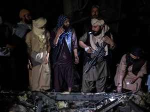 Kaboul endeuillée: une frappe ravage un centre de soins Kaboul endeuillée: une frappe ravage un centre de soins