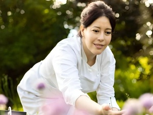 Gastronomie : Nawal Rézagui décroche une étoile et fait rayonner le Maroc Gastronomie : Nawal Rézagui décroche une étoile et fait rayonner le Maroc