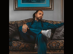 Abdel Fattah Grini revient en force avec un album aux couleurs multiples Abdel Fattah Grini revient en force avec un album aux couleurs multiples