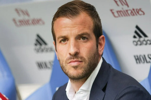 Polémique autour de Rafael van der Vaart : le choix des binationaux marocains au cœur du débat Polémique autour de Rafael van der Vaart : le choix des binationaux marocains au cœur du débat