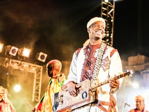 Houssam Guinia : entre héritage gnaoua et expérimentation moderne, avant Banlieues Bleues