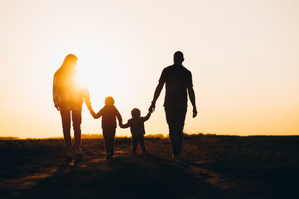 Famille marocaine : moins de 4 personnes par foyer, le modèle nucléaire domine Famille marocaine : moins de 4 personnes par foyer, le modèle nucléaire domine