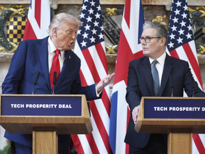 Le Royaume-Uni refuse de s'engager dans la guerre et le blocus Américains