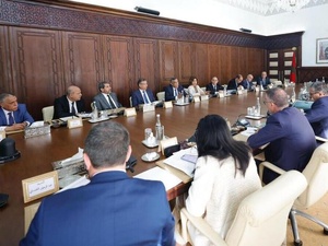 Gouvernement - Syndicats : le dialogue social continue Gouvernement - Syndicats : le dialogue social continue