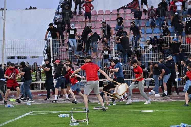 Football, une image TV n'est jamais neutre et peut etre même préméditée. Football, une image TV n'est jamais neutre et peut etre même préméditée.