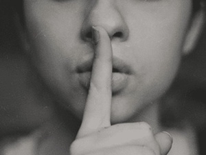 Le pouvoir du silence : un équilibre essentiel dans un monde bruyant Le pouvoir du silence : un équilibre essentiel dans un monde bruyant