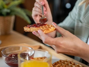 Nutrition : cette “confiture” qui ne fait pas grimper la glycémie intrigue les experts.