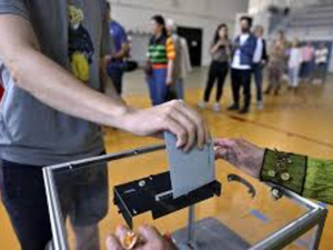 Le Royaume-Uni vote sous tension