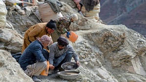 L’or afghan : le trésor minier qui peut reconstruire un pays... ou l’affaiblir... L’or afghan : le trésor minier qui peut reconstruire un pays... ou l’affaiblir...