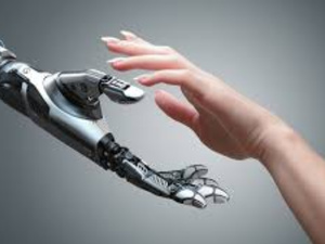 Au FICAM, la main défie la machine