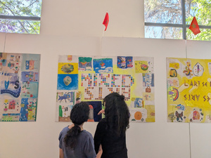Pinceaux Naïfs et Rêves Pluriels : Le Succès Éclatant de l'Exposition « DU MÊME ARBRE »
