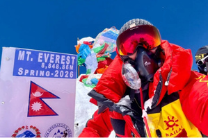 Nawal Sfendla réalise un exploit historique sur l’Everest et le Lhotse Nawal Sfendla réalise un exploit historique sur l’Everest et le Lhotse