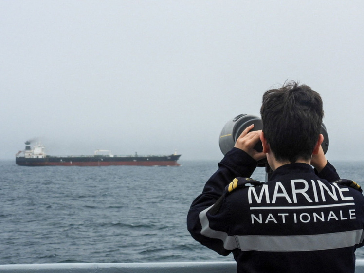 Tension en mer : Macron annonce l'interception d'un pétrolier russe