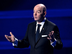 La FIFA impose les clauses libératoires : un tournant majeur pour le marché des transferts