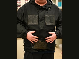 Une veste innovante capable de produire de l’eau potable à partir de l’air Une veste innovante capable de produire de l’eau potable à partir de l’air