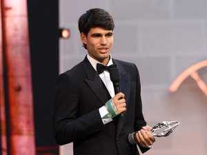 La Rolex à plus de 200 000 euros portée par Carlos Alcaraz à Marbella fascine bien au-delà du monde du tennis La Rolex à plus de 200 000 euros portée par Carlos Alcaraz à Marbella fascine bien au-delà du monde du tennis