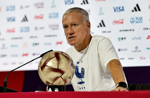 Didier Deschamps quitte les Bleus après le décès de sa mère Didier Deschamps quitte les Bleus après le décès de sa mère