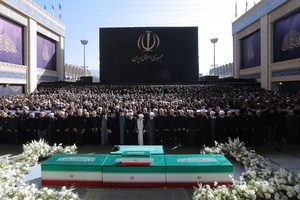 Comment l'Iran veut transformer les immenses funérailles de l'ayatollah Khamenei en événement refondateur du régime