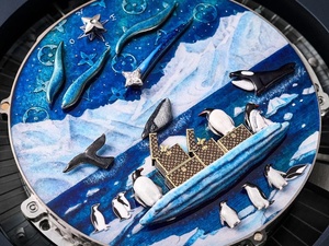 Louis Vuitton dévoile Escale en Alaska, une montre de poche animée par des baleines et des manchots