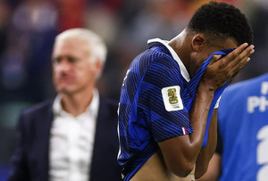 « Fébrile », « sans personnalité » : la presse française étrille les Bleus après leur élimination