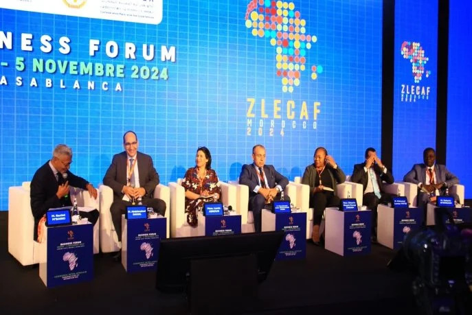 Peu de pays auront, en l'espace de trois années, autant contribué à installer la ZLECAf dans l'agenda économique africain. Casablanca a permis d'ouvrir un espace de dialogue entre pouvoirs publics, institutions financières et entreprises. Marrakech a élargi cette réflexion en mettant au premier plan les questions de souveraineté productive, de financement, d'intégration des PME, de logistique et de chaînes de valeur. Aujourd'hui, Fès se prépare dans un contexte différent.